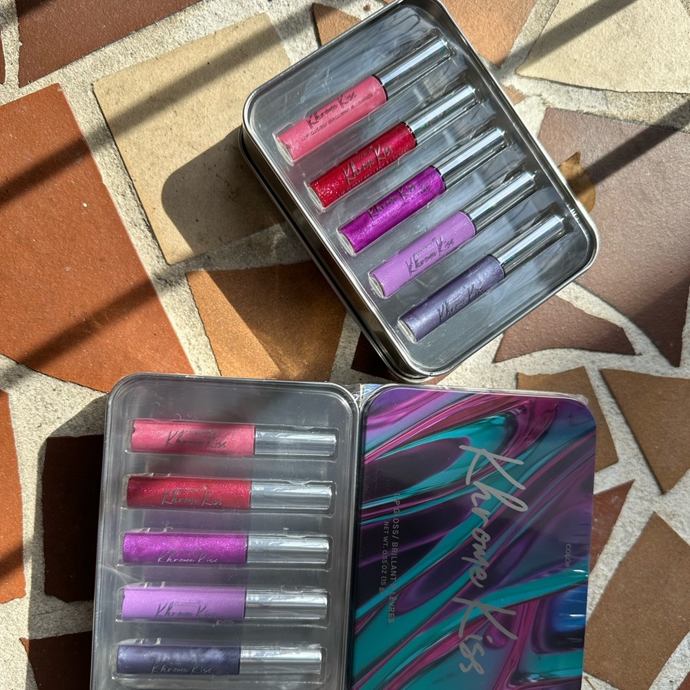 Khrome Kiss 5 piece Lip Gloss Set *NEW*